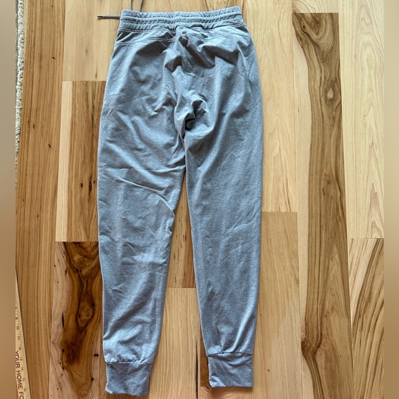 Free Country women’s knit joggers- like new! - Picture 3 of 6